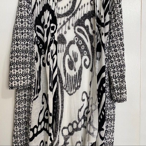 NWOT Chico’s Black and White Cardigan - Picture 2 of 6